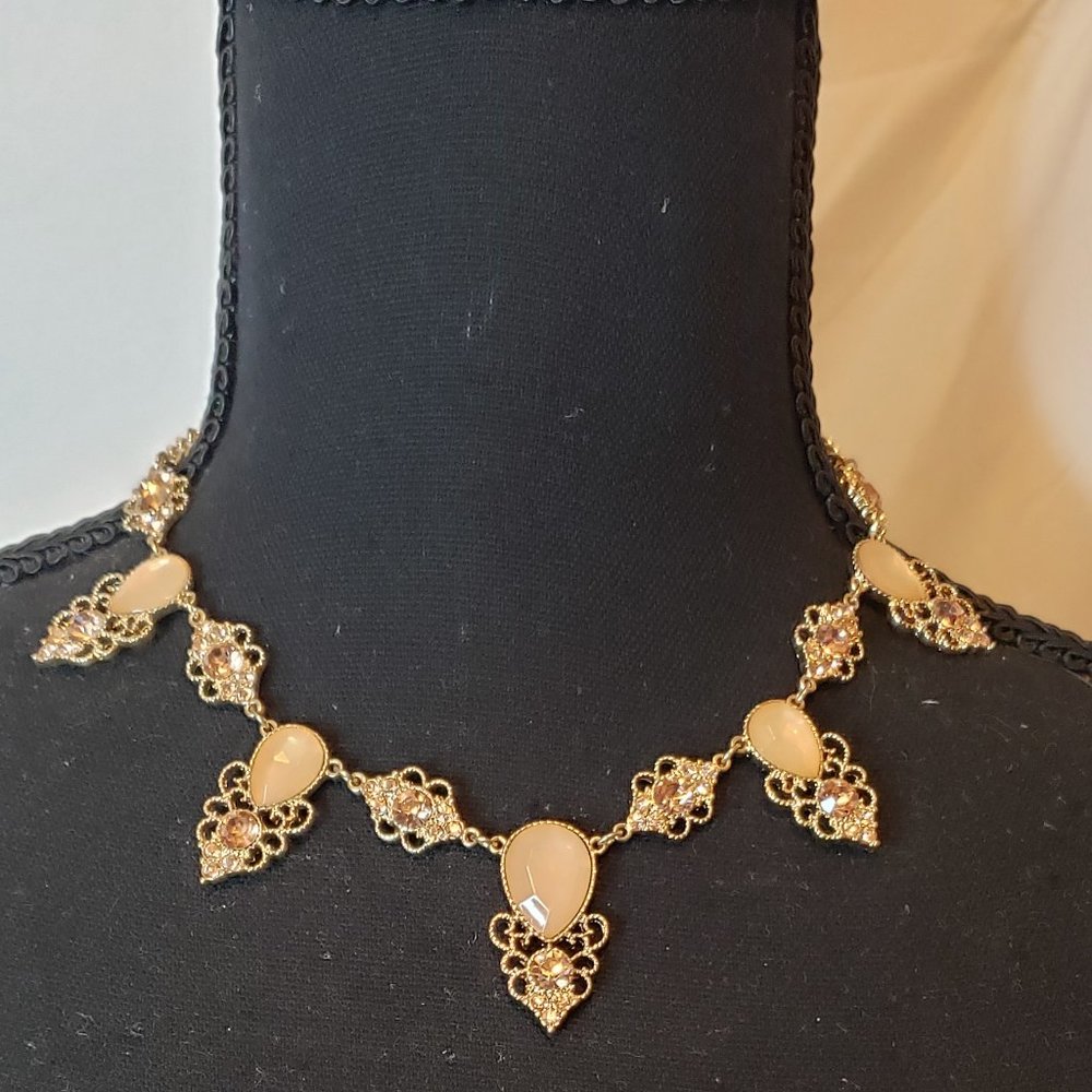 NWT Adrienne Vittadini Statement Necklace Gold tone with Pink Stones